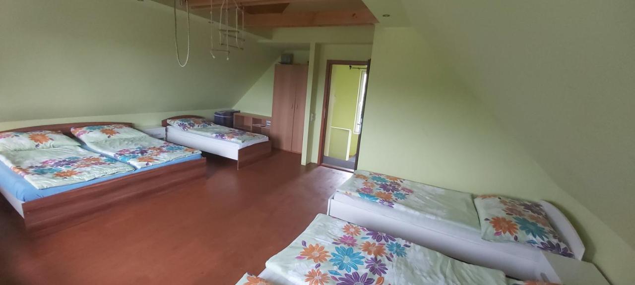 Chata U Rybnika Mšecké Žehrovice Kültér fotó